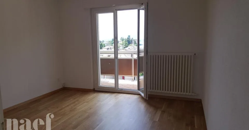 Bel appartement de 3 pièces avec balcon à Peseux.
