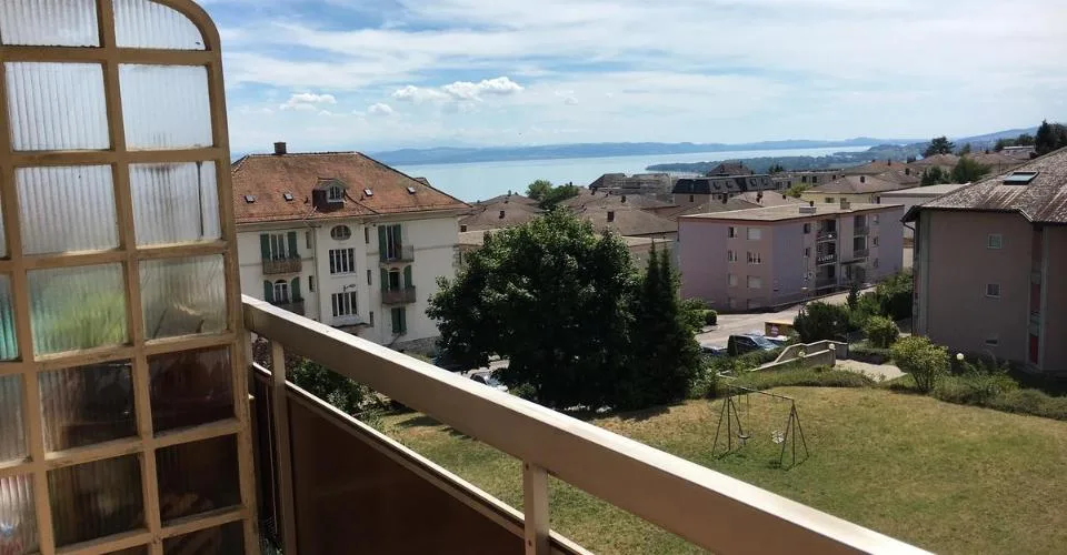 Bel appartement de 3 pièces avec balcon à Peseux.