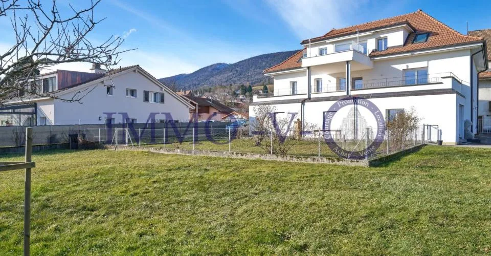 SPACIEUX ET LUMINEUX AVEC GRAND BALCON-TERRASSE DE 60M2 ET VUE LAC
