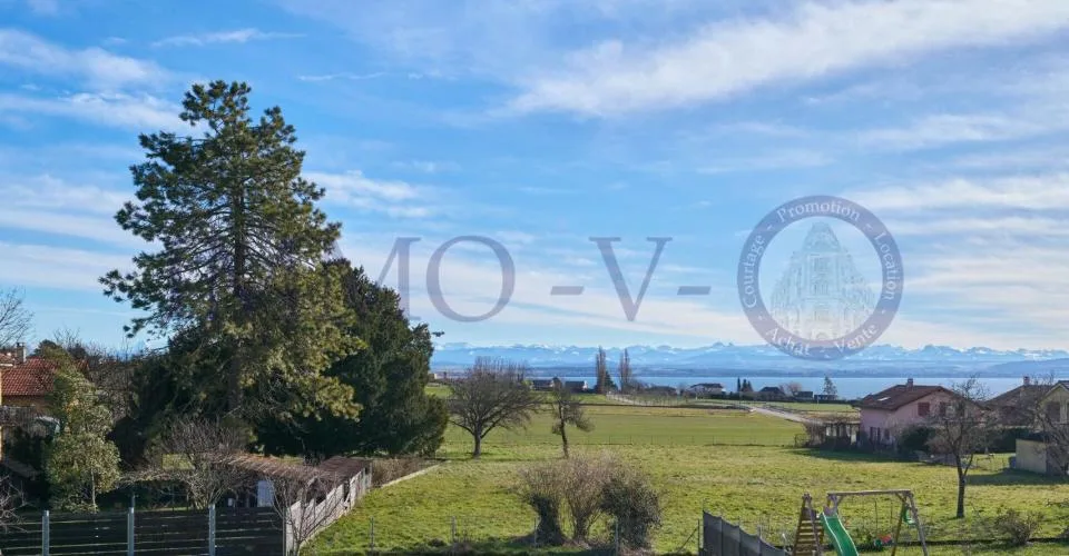 SPACIEUX ET LUMINEUX AVEC GRAND BALCON-TERRASSE DE 60M2 ET VUE LAC