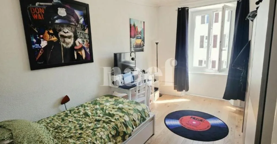 Appartement de 4 pièces rénové récemment avec balcon et véranda