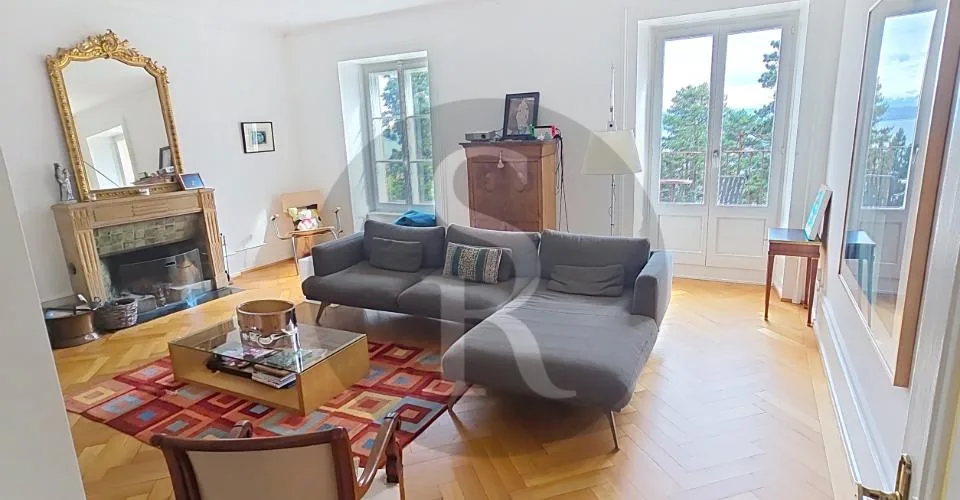 Saint-Nicolas 5 à Neuchâtel - Grand 7.5 pièces en duplex, au 1er étage