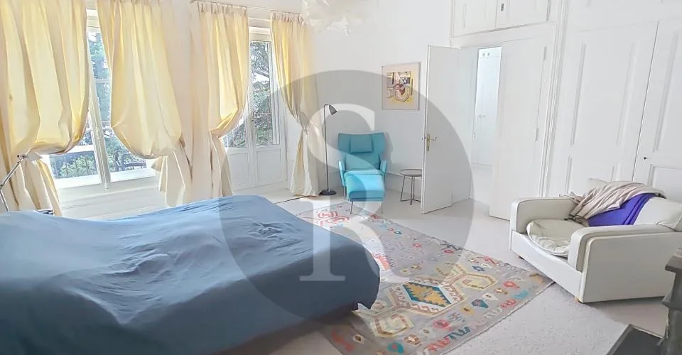Saint-Nicolas 5 à Neuchâtel - Grand 7.5 pièces en duplex, au 1er étage