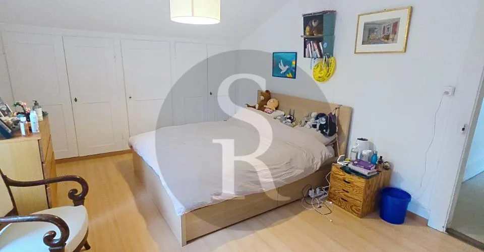 Saint-Nicolas 5 à Neuchâtel - Grand 7.5 pièces en duplex, au 1er étage