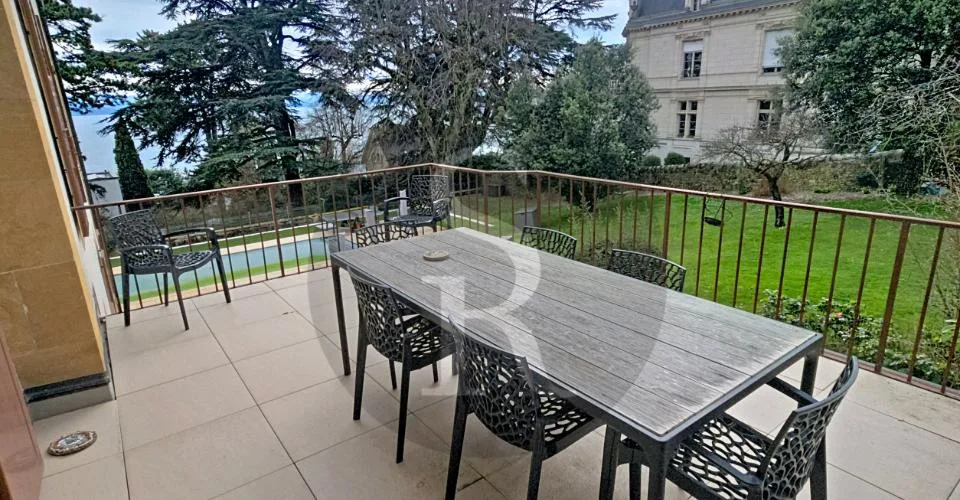 Saint-Nicolas 5 à Neuchâtel - Grand 7.5 pièces en duplex, au 1er étage