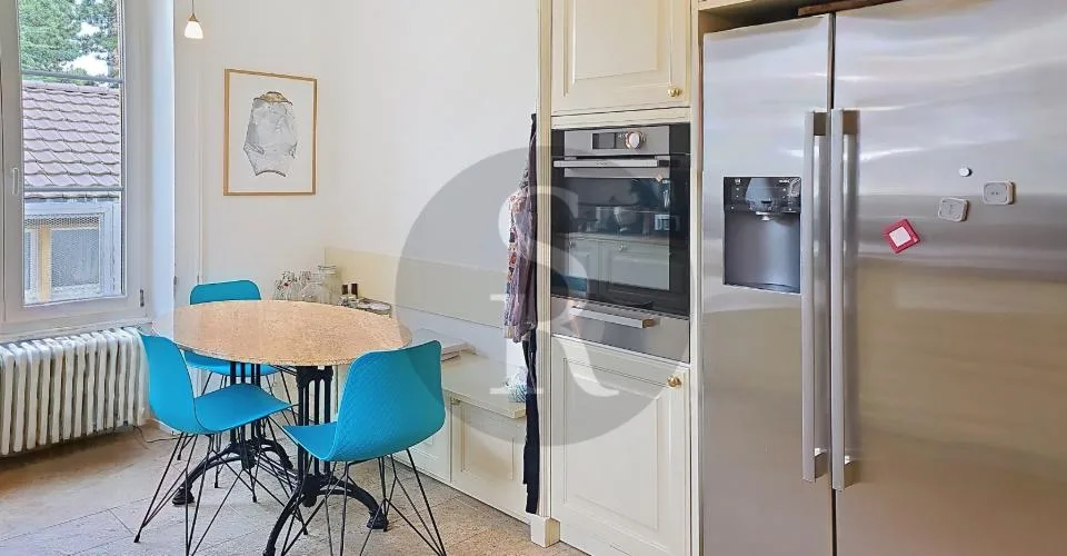 Saint-Nicolas 5 à Neuchâtel - Grand 7.5 pièces en duplex, au 1er étage