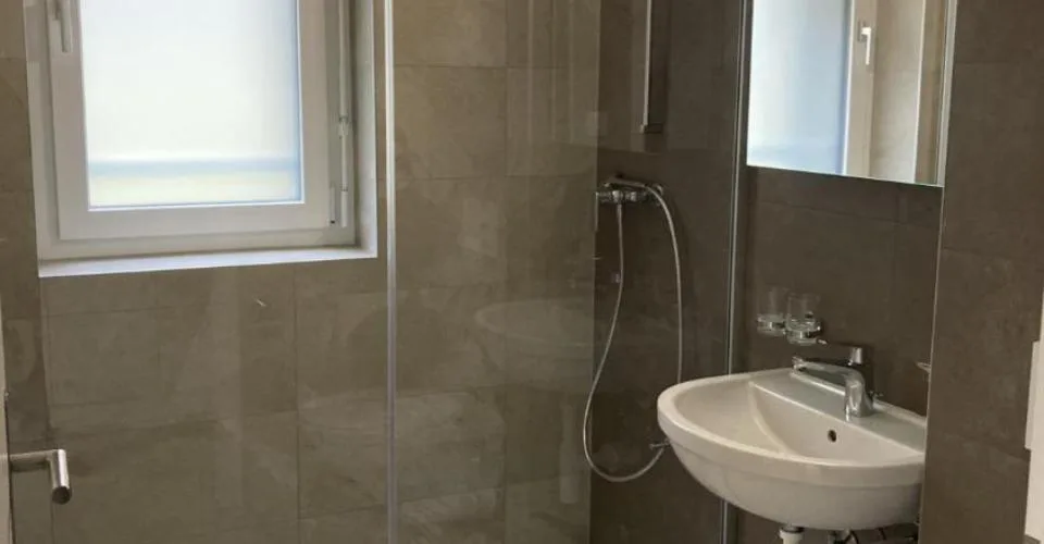 Av. Léopold-Robert 148a - appartement au rez de chaussée Ouest