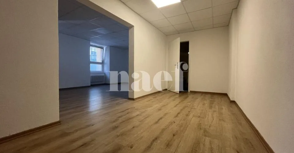 Vaste studio rénové au centre-ville