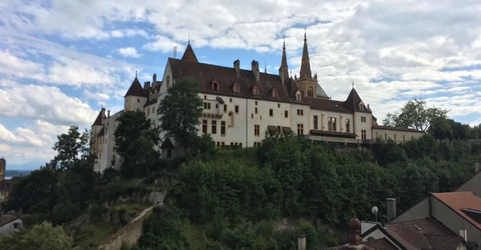 Appartement à Neuchâtel avec vue urbaine