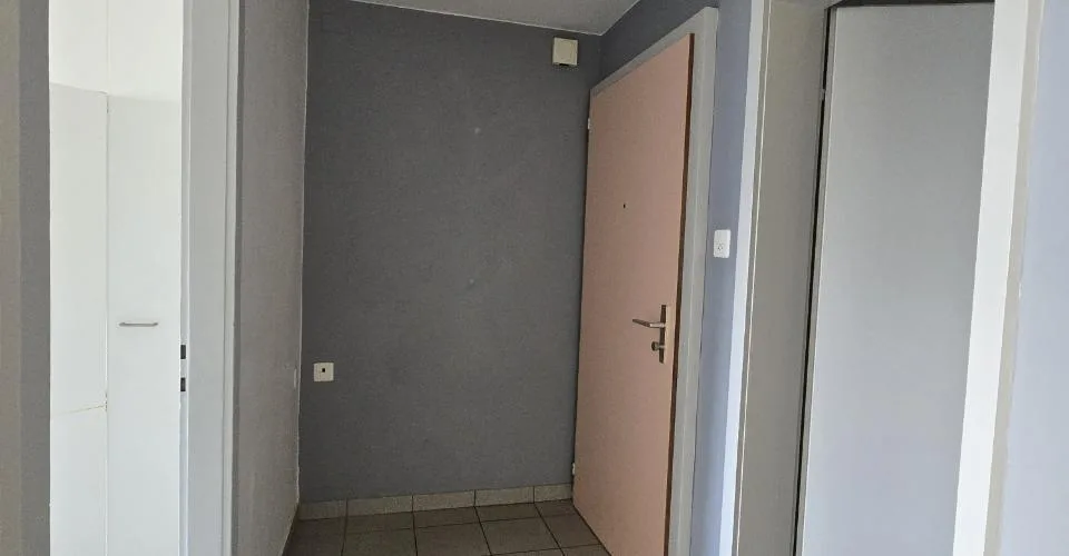 Appartement bien placé dans quartier calme