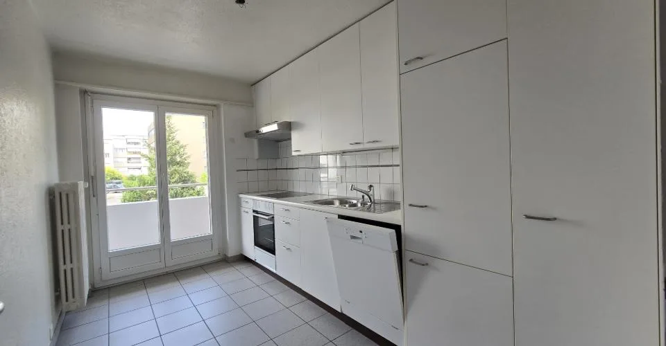 Appartement bien placé dans quartier calme