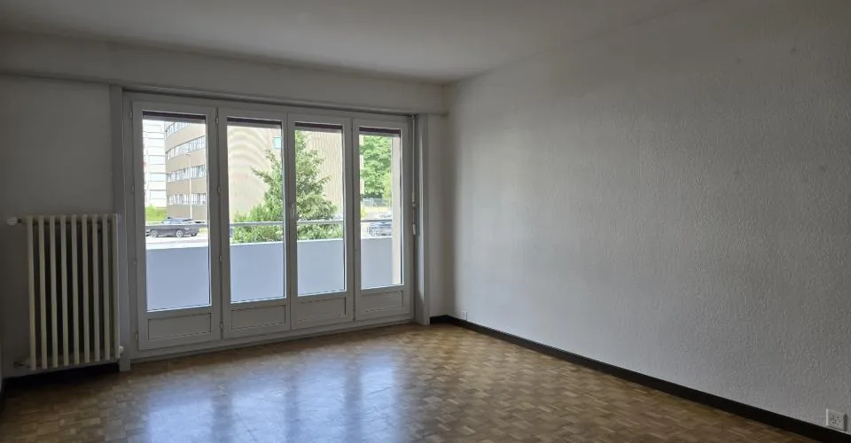 Appartement bien placé dans quartier calme