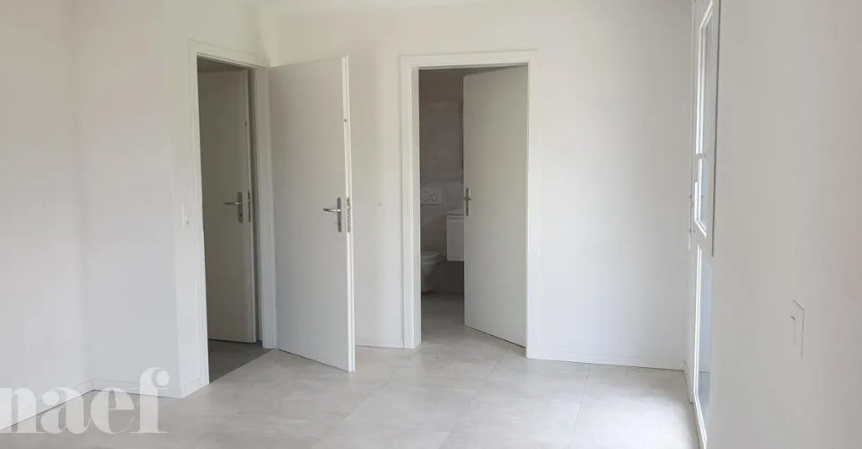 Magnifique appartement lumineux de 4.5 pièces avec garage et place de parc.