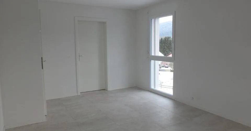 Magnifique appartement lumineux de 4.5 pièces avec garage et place de parc.