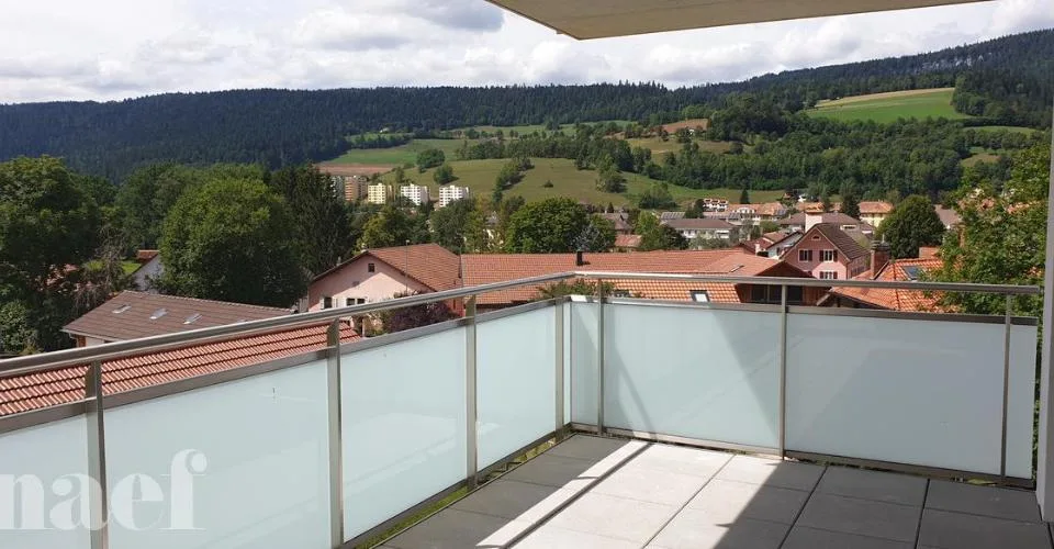 Magnifique appartement lumineux de 4.5 pièces avec garage et place de parc.