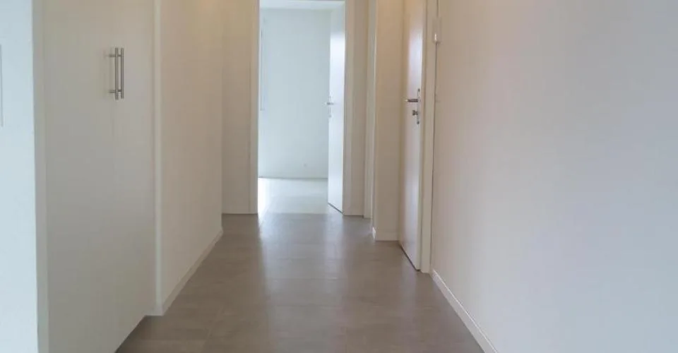 Magnifique appartement lumineux de 4.5 pièces avec garage et place de parc.