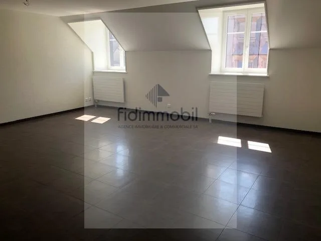 A louer, vaste 4.5 pièces, Léopold-Robert 56b, La Chaux-de-Fonds – Foto 3 von 9
