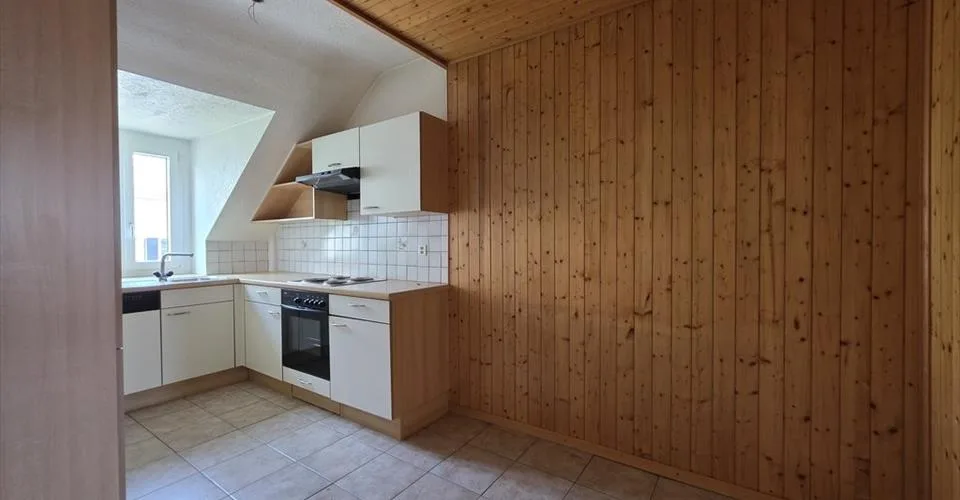 JOLI LOGEMENT MANSARDÉ À PROXIMITÉ DE TOUTES COMMODITÉS – Foto 3 von 7