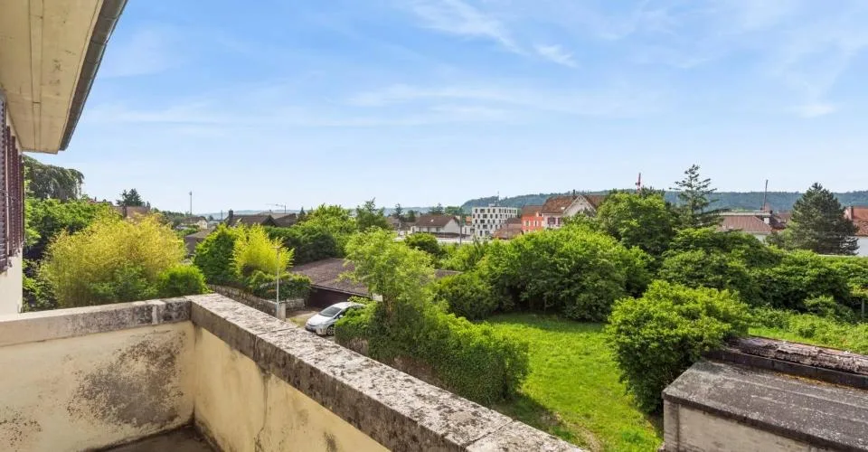 Appartement lumineux avec balcon au Landeron