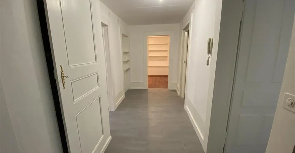 Appartement à La Chaux-de-Fonds avec vue urbaine – Foto 6 von 7
