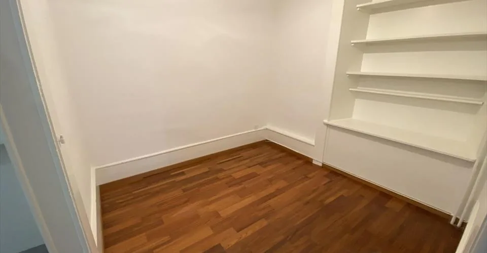 Appartement à La Chaux-de-Fonds avec vue urbaine – Foto 7 von 7