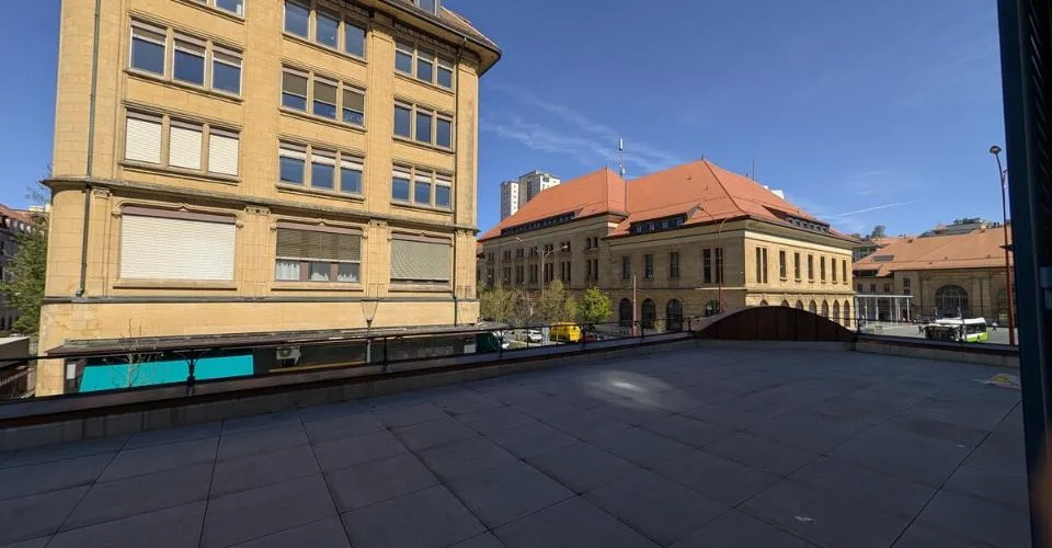 Grand appartement de trois pièces avec cachet