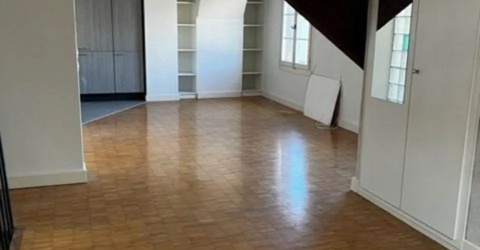 IMMEUBLE D'EXCEPTION - Rue du Manège 19 - appartement au 2ème Nord-Ouest – Foto 5 von 7
