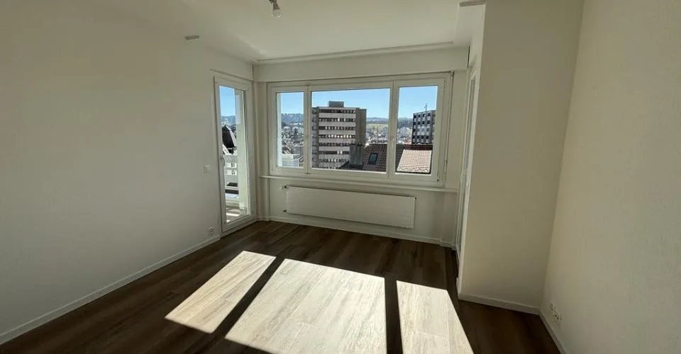 Spacieux appartement en attique avec deux balcons