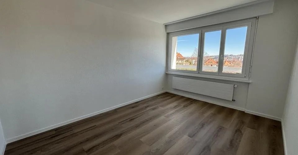 Spacieux appartement en attique avec deux balcons