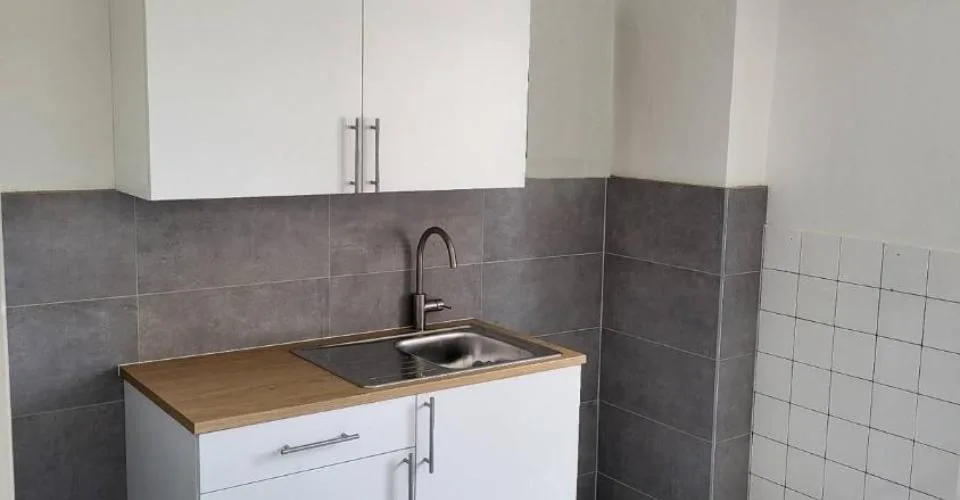 Spacieux appartement de 4 pièces avec balcon – photo 3 of 4