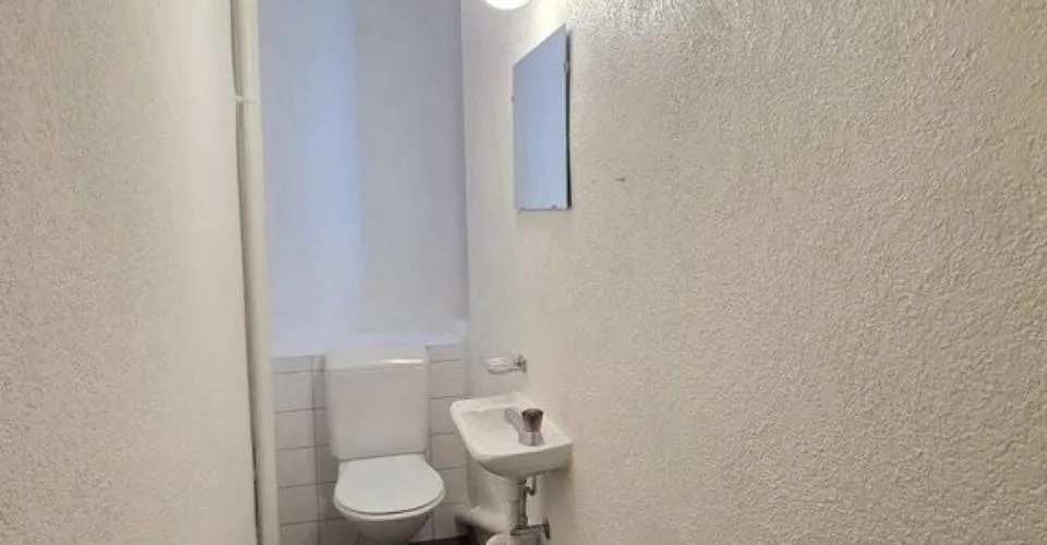 BEL ET GRAND APPARTEMENT AVEC CACHET