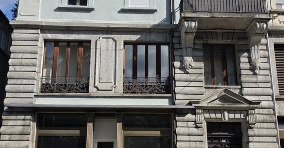 BEL ET GRAND APPARTEMENT AVEC CACHET