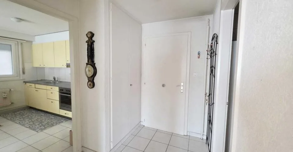 Appartement de 4 pièces au 1er étage avec ascenseur