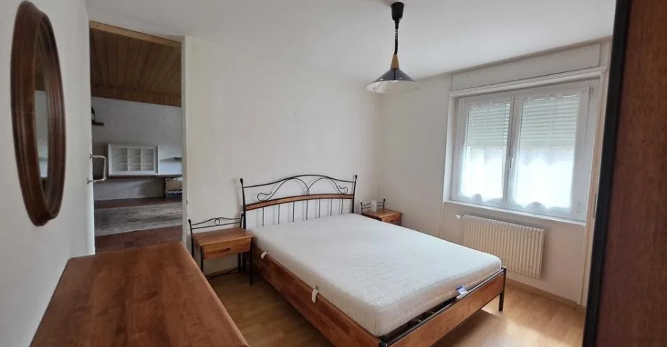 Appartement de 4 pièces au 1er étage avec ascenseur