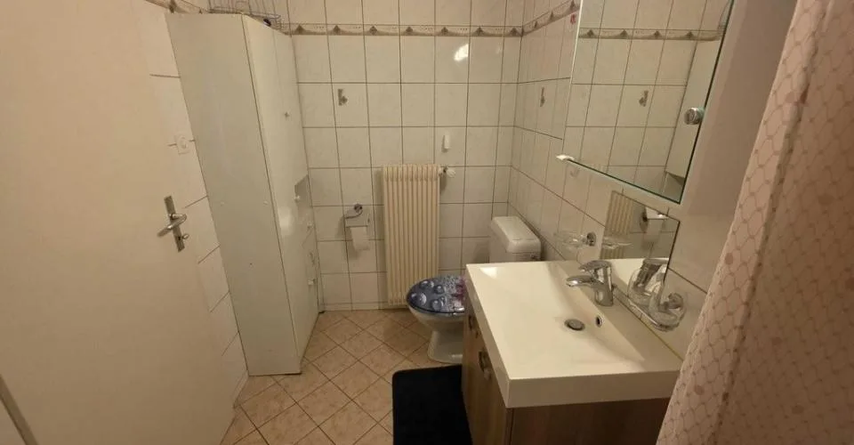 Appartement de 4 pièces au 1er étage avec ascenseur