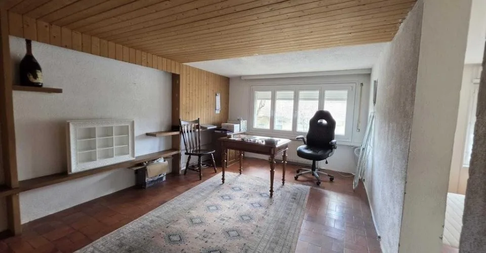Appartement de 4 pièces au 1er étage avec ascenseur