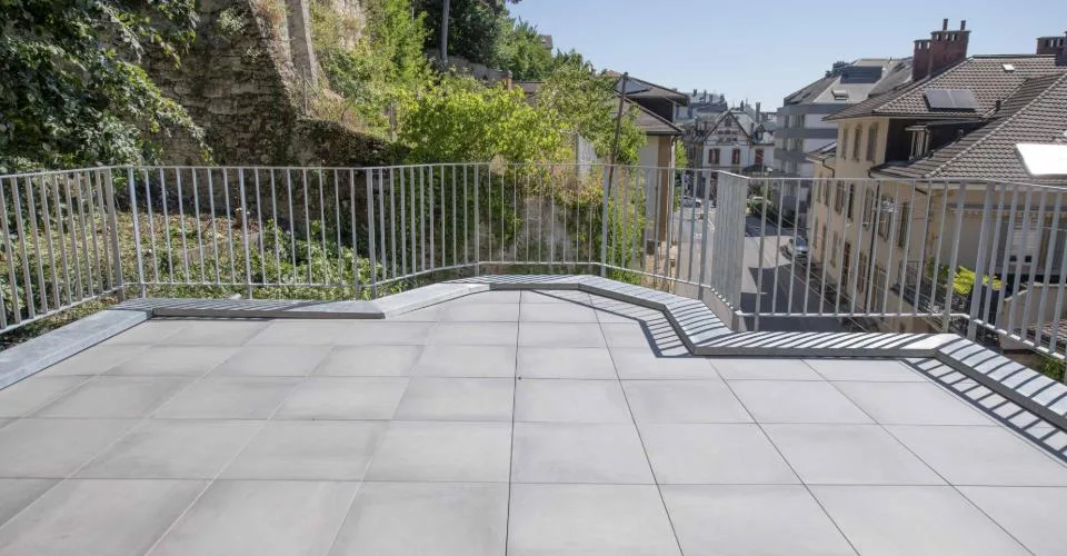 Magnifique appartement de 4 pièces à Neuchâtel, avec grande terrasse, jardin commun et coin potager