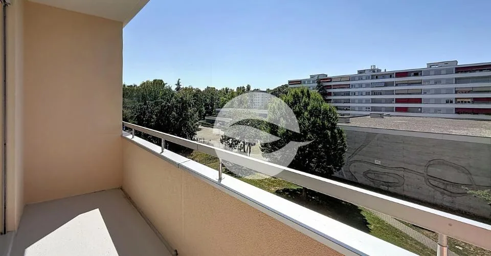 Lumineux appartement de 2 chambres - Vue Alpes