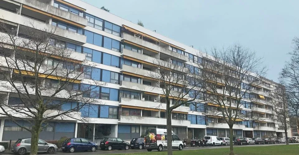 Appartement de 5 pièces -!- 2 chambres -!- au 2ème étage d'environ 85m2.
