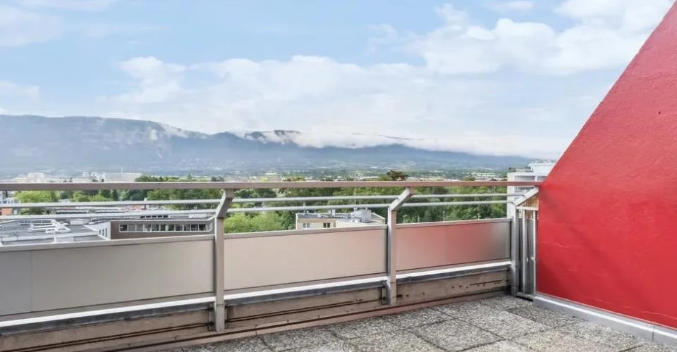 À louer – Superbe duplex de 6 pièces à Onex (1213)