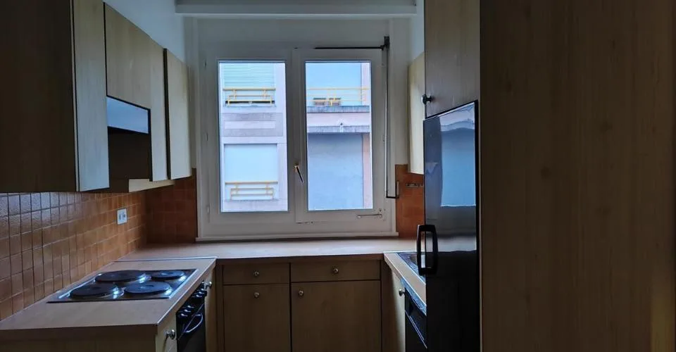 Joli appartement de 4 pièces au 3ème étage situé aux Eaux-Vives