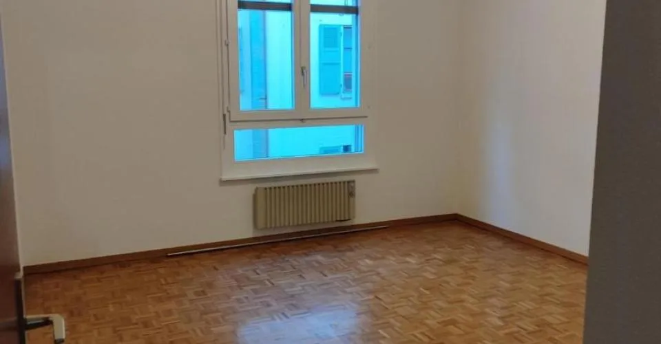 Joli appartement de 4 pièces au 3ème étage situé aux Eaux-Vives