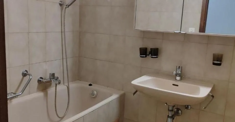 Joli appartement de 4 pièces au 3ème étage situé aux Eaux-Vives