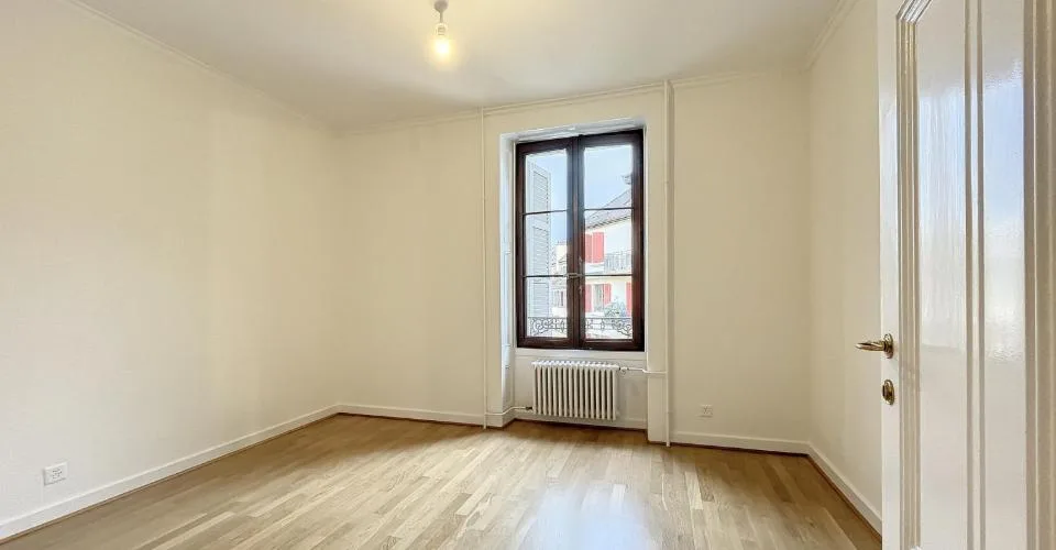 Wohnung mit 6 Zimmern im Viertel Philosophes-Bastions – Foto 9 von 12