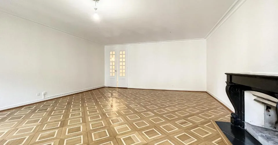 Wohnung mit 6 Zimmern im Viertel Philosophes-Bastions – Foto 2 von 12