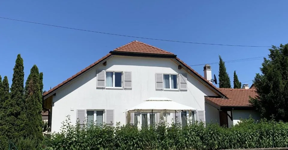 Maison jumelle avec jardin