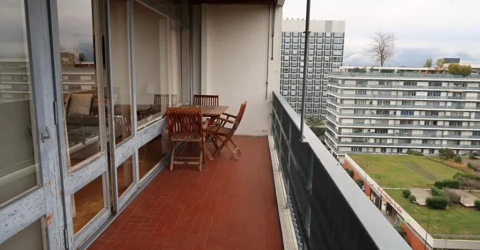 Au coeur du quartier international, appartement de 4 pièces au 6ème ét
