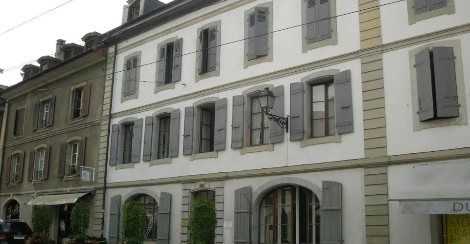 Appartement dans un ancien immeuble au coeur de Carouge