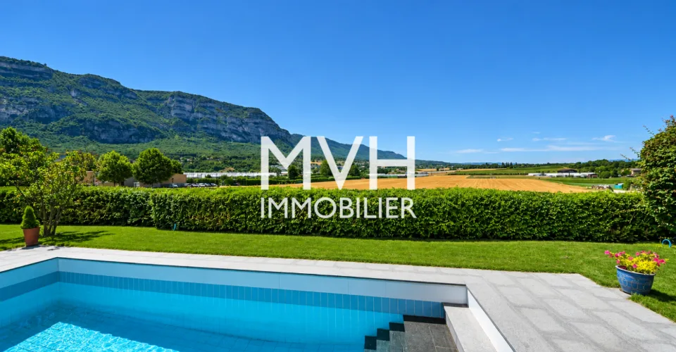Villa d'architecte 9 pièces dans écrin de verdure