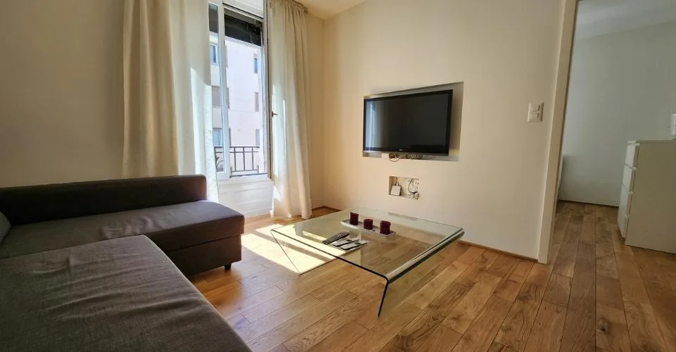 Charmant appartement meublé de 2 pièces à deux pas du lac